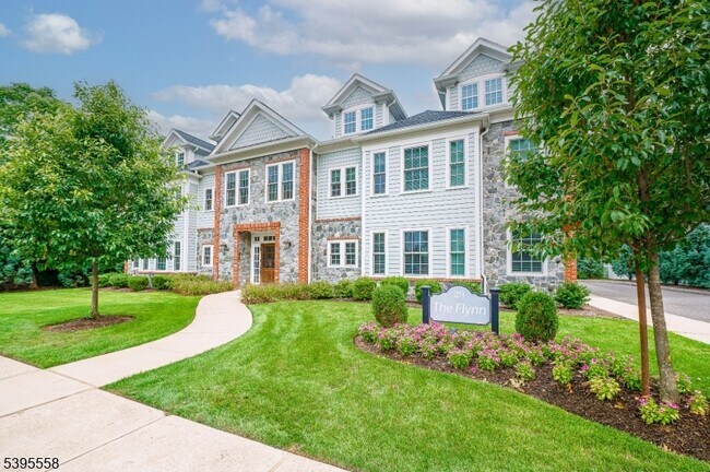 Foto del edificio - 29 Euclid Ave