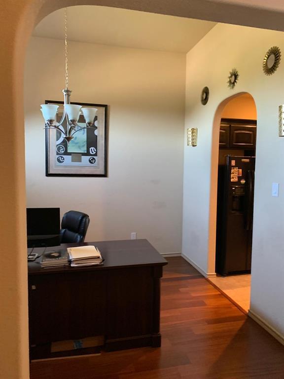 Foto del edificio - 3048 Hidden Valley Dr