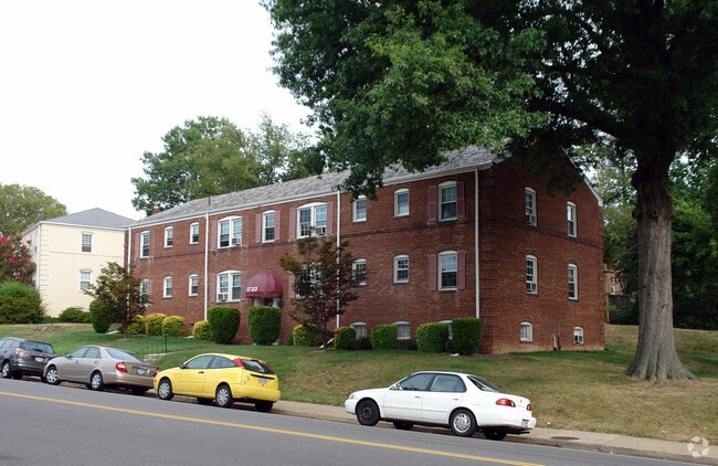 Building Photo - 5733 Washington Blvd