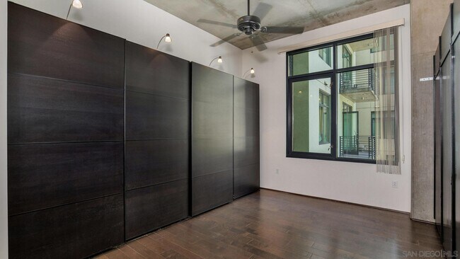 Foto del edificio - 1050 Island Ave