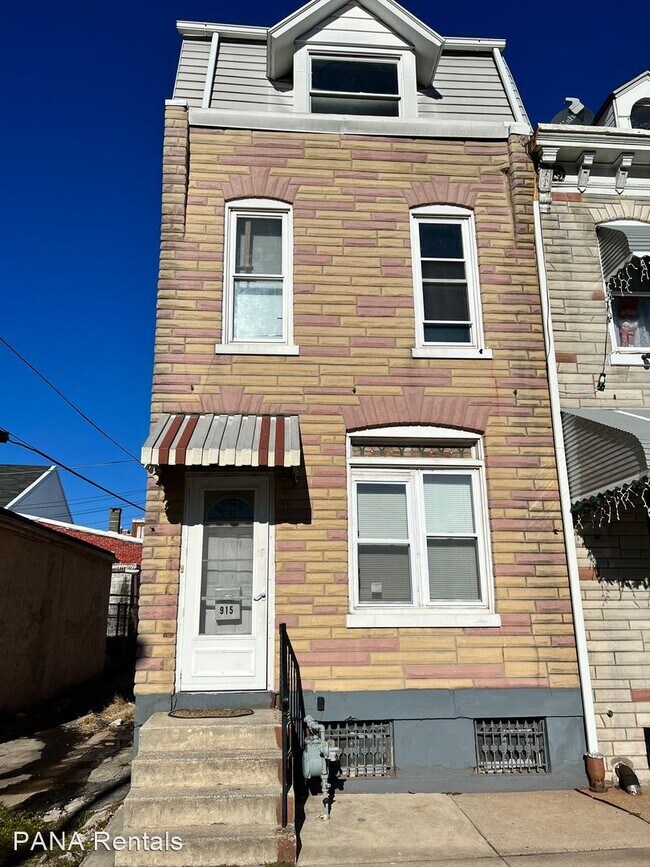 Building Photo - 4 br, 1 bath House - 915 Spruce Street