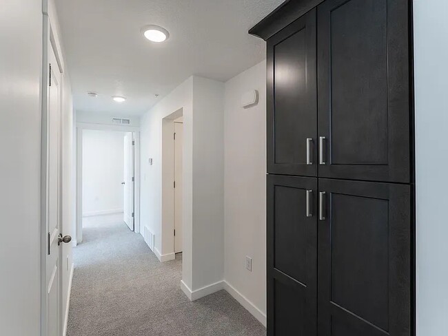 Building Photo - 8362 Iris Lumi Ln