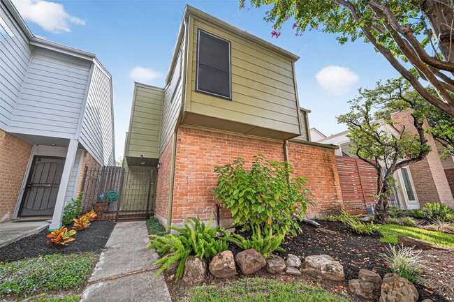 Building Photo - 1917 Trixie Ln