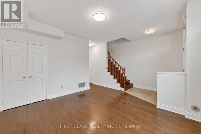 Building Photo - 3076 Lake Shore Blvd W