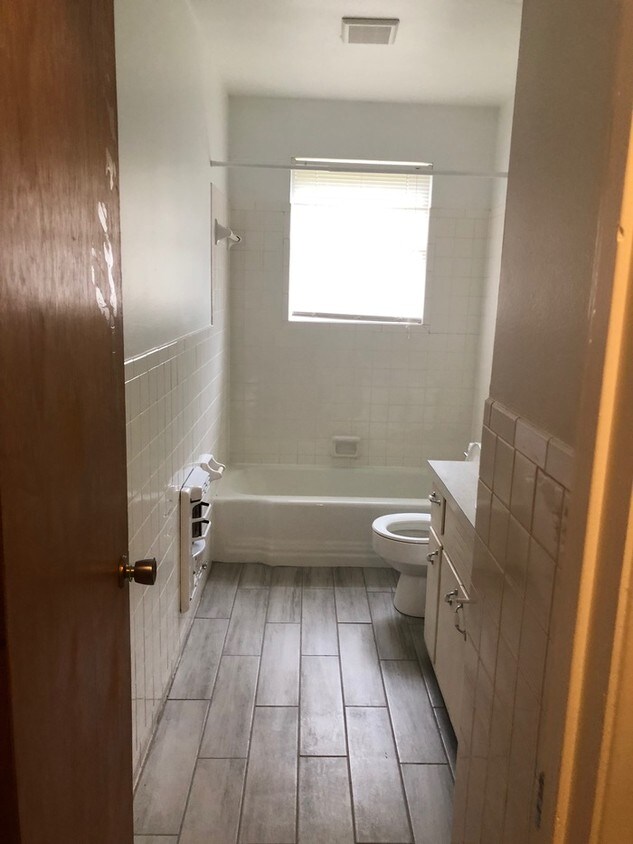 Building Photo - Newly updated home by Waterloo Pool