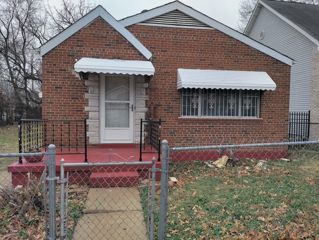 Building Photo - 5912 Sherry Ave