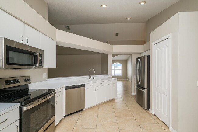 Building Photo - 11117 Lake Lanier Dr