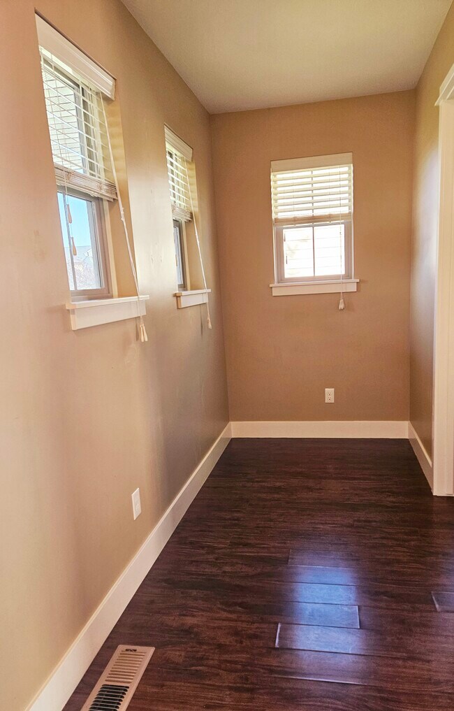 Building Photo - 5823 Red Berry Trail