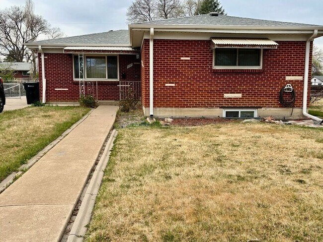 Building Photo - 5721 Everett St