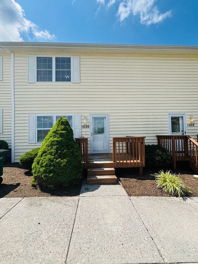 Building Photo - 1626 Providence Blvd NW