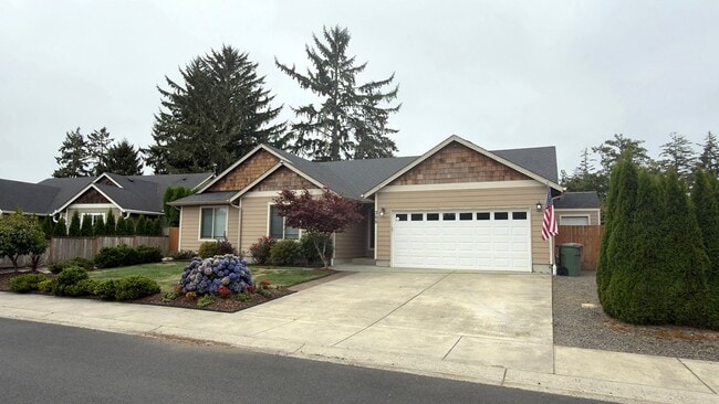 Building Photo - 355 SW Kalmia Ave