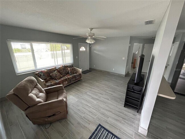 Foto del edificio - 21570 SW Raintree St