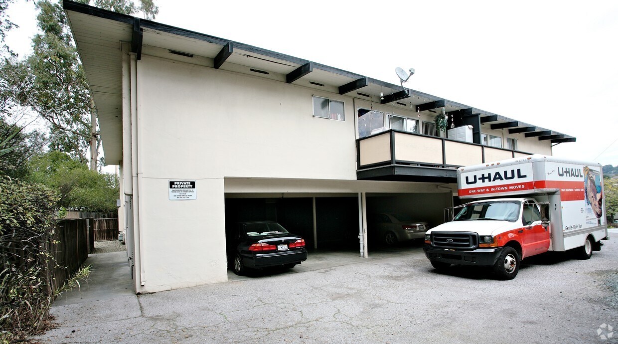 Foto del edificio - 10 Garden Ct