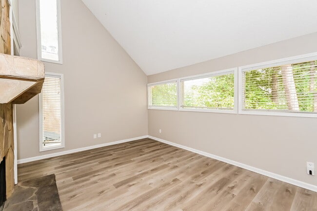 Foto del edificio - 961 Woodmont Dr