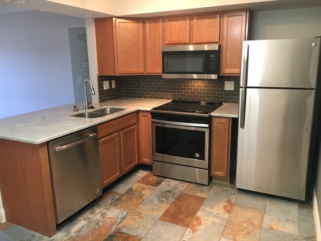 Foto del edificio - Summergate Parkway Condominiums