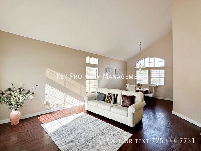 Building Photo - 4 BEDROOM HOME IN SPRING VALLEY WITH 3 CAR...