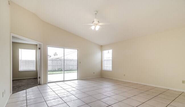 Foto del edificio - 5443 Cedar Ln