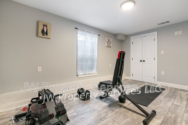 Foto del edificio - 324 N Roman St