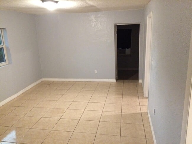 Foto del edificio - 4102 Pappy Kennedy St