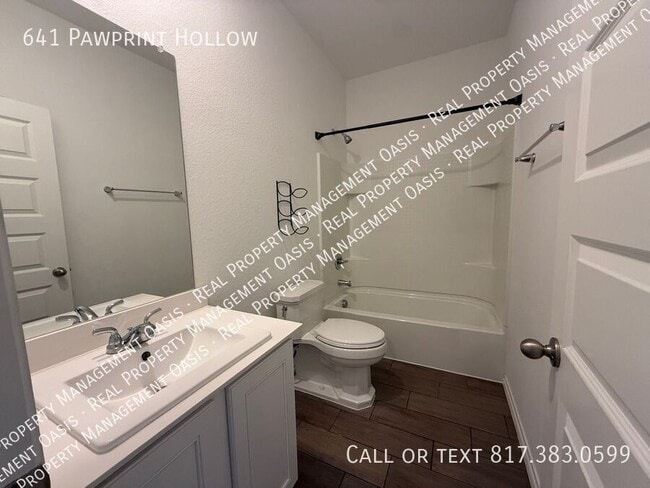 Building Photo - 641 Pawprint Holw