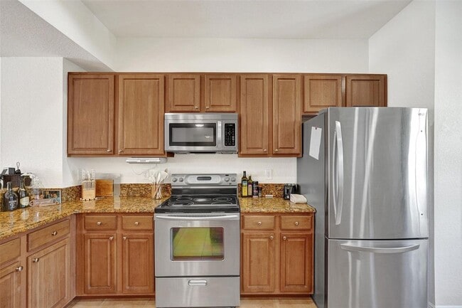 Building Photo - 228 SW 6th Ct