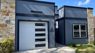 Building Photo - 607 Schurmier Rd