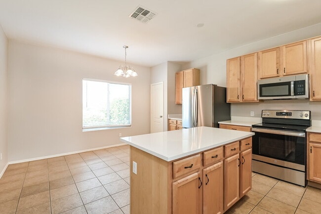 Building Photo - 6871 S Martlet Dr