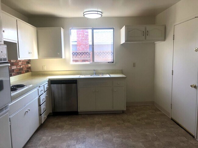Building Photo - 39154 Sonora Court, Fremont, CA 94538