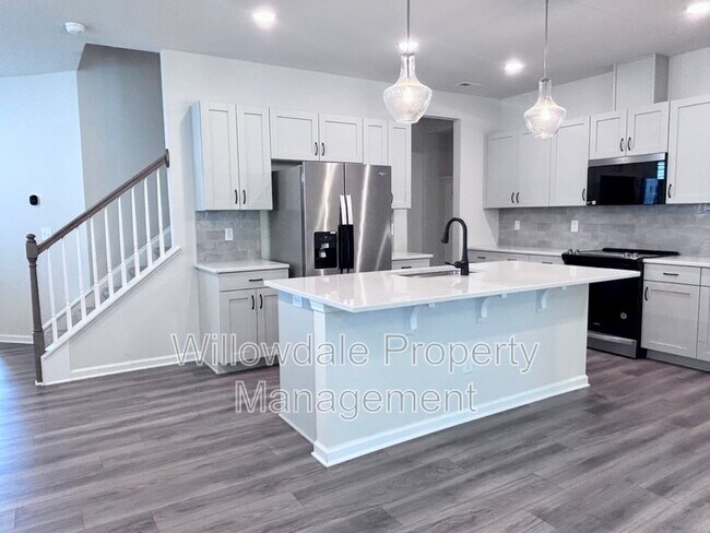 Building Photo - 175 Anise Ln