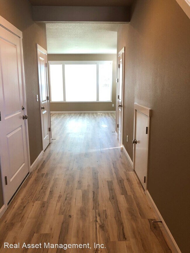 Foto del edificio - 3 br, 2.5 bath House - 10213 NE 106th Cir
