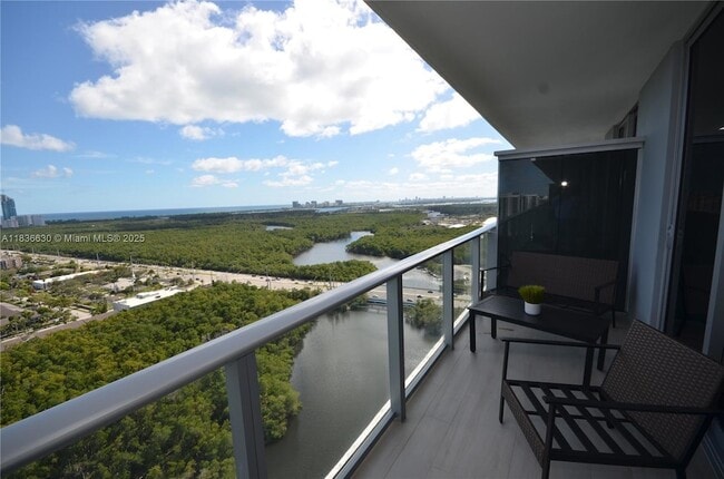 Photo - 16385 Biscayne Blvd Apartment