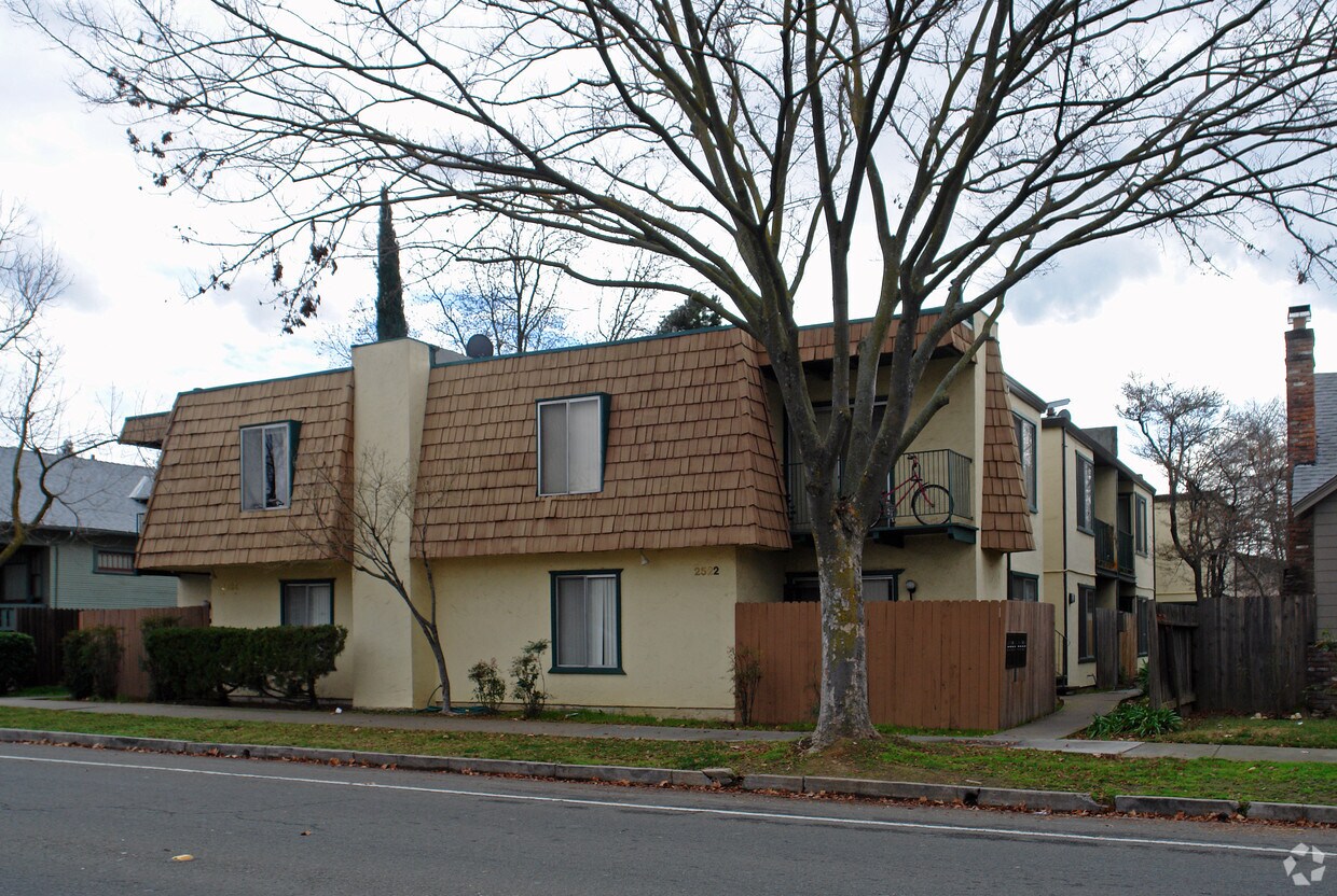 Foto del edificio - 2522-2524 T St