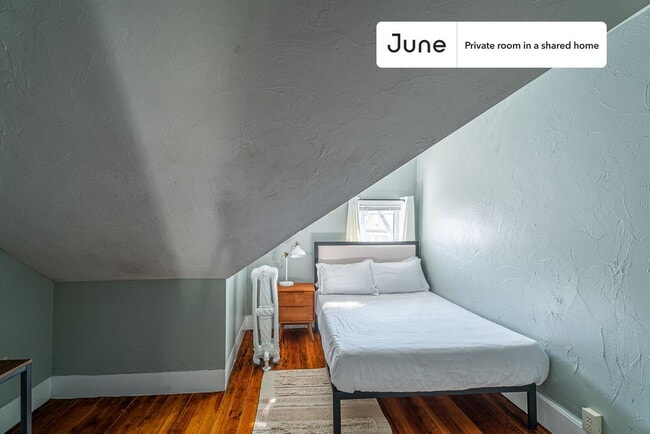 Building Photo - Room in Shared 6 bed/2 bath home in Allston
