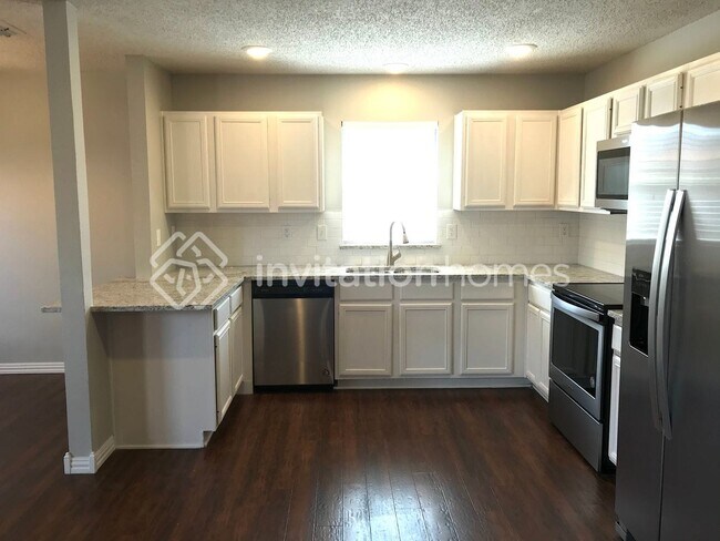 Building Photo - 1421 Lochspring Dr
