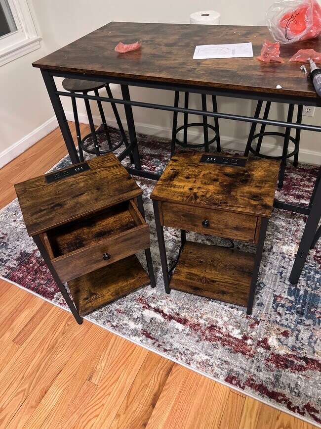 Foto del edificio - 735 Oakwood Rd