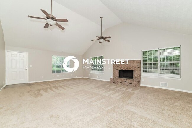 Building Photo - 3 Bedroom Pet-Friendly Home in Stockbridge, GA with Main Street Renewal