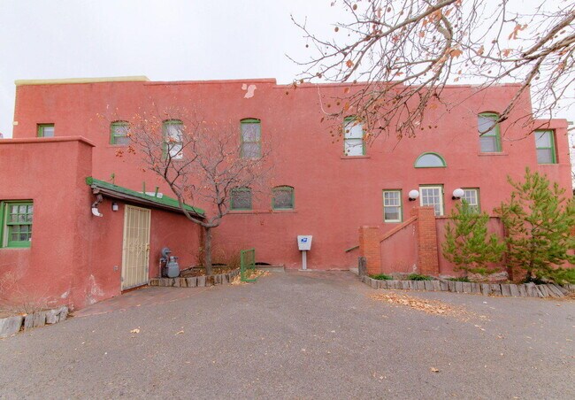 Foto del edificio - 421 Broadway Blvd SE