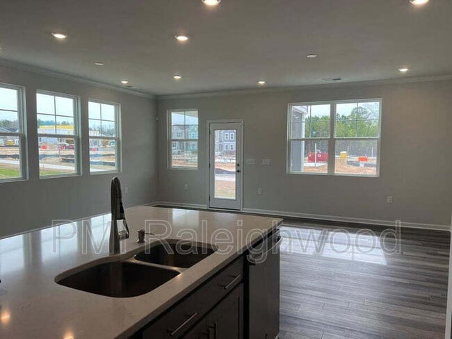 Building Photo - 5028 Arkose Dr