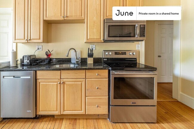 Building Photo - Room in Shared 5 bed/2 bath home