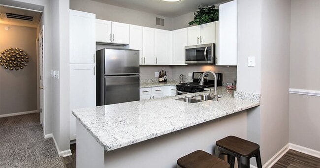 Building Photo - Woodlake Apartments