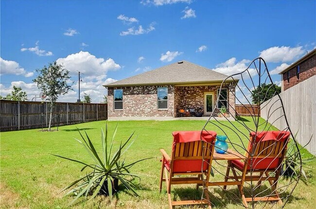 Foto del edificio - 2471 Sunrise Rd