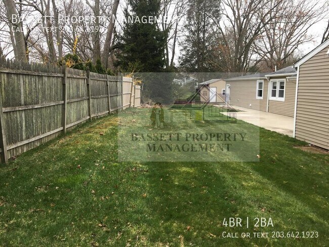 Building Photo - 151 Elmwood Dr