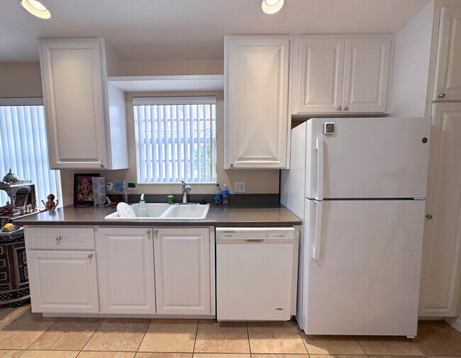 Building Photo - 8216 Quito Pl