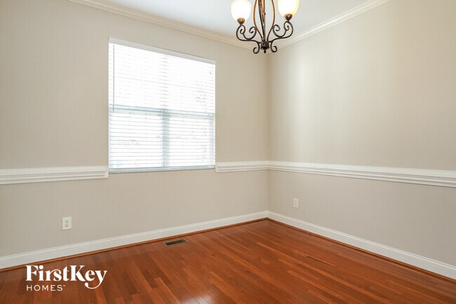 Foto del edificio - 500 Deacon Ridge St
