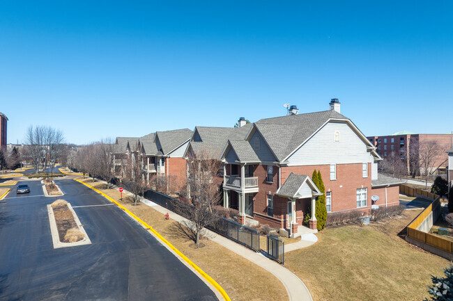 Building Photo - Woodlands of Morton Grove