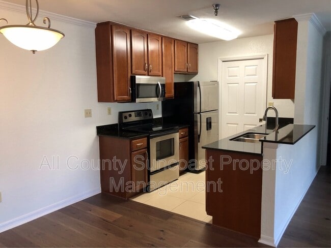 Building Photo - 10265 Gandy Blvd N