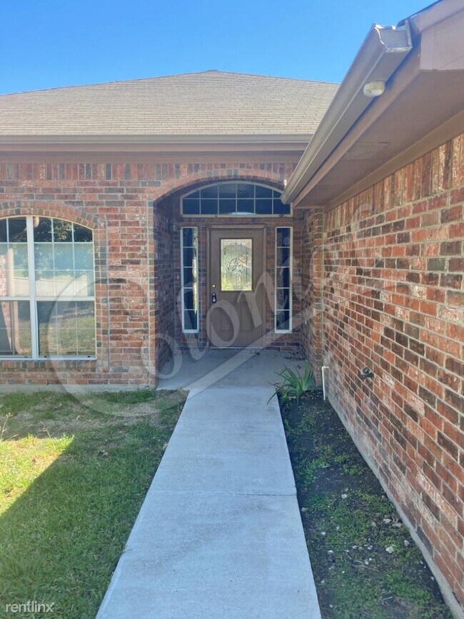 Building Photo - 3 br, 2 bath House - 725 Mustang Trl