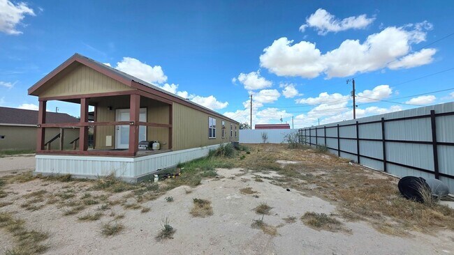 Building Photo - 4330 N Redland Ave