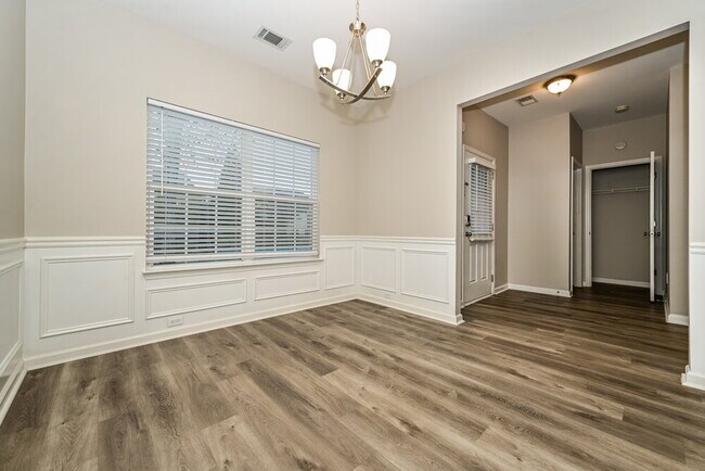 Building Photo - 1281 Winwood Dr