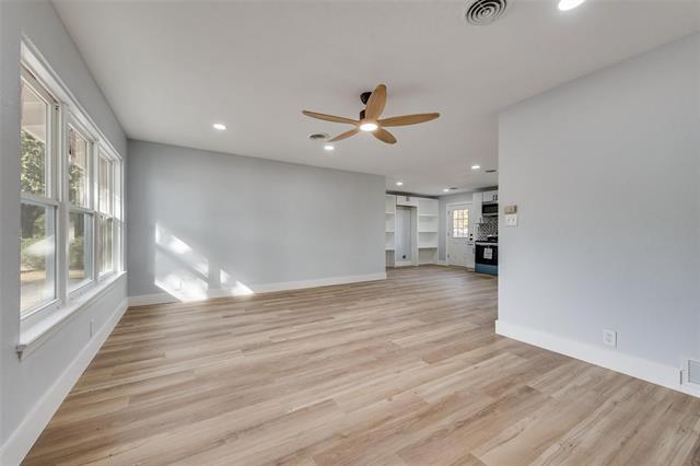 Foto del edificio - 5017 Sabelle Ln